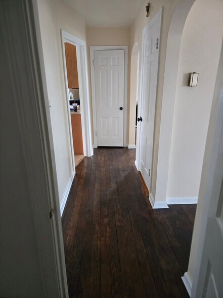 Building Photo - 912 Botham Ave