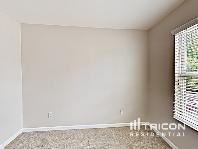 Building Photo - 4932 Magnasco Ln