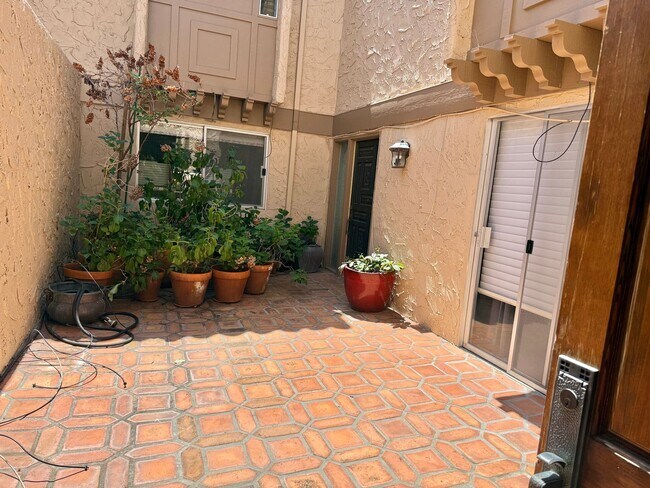 Building Photo - LOS GATOS RINCONADA HILLS - Beautifully lo...