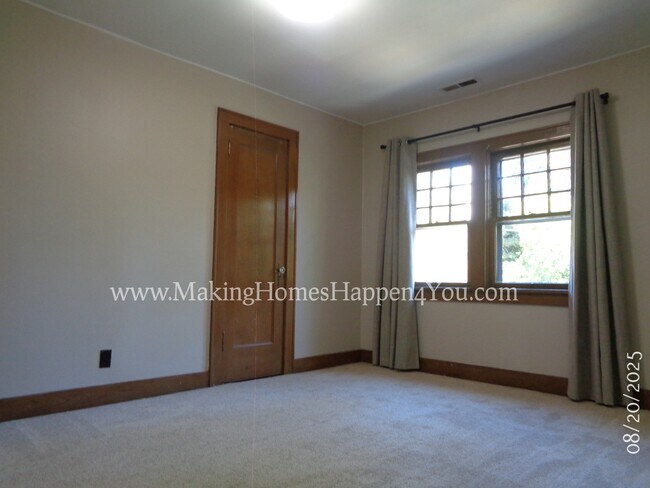 Building Photo - 2160 Trade St SE