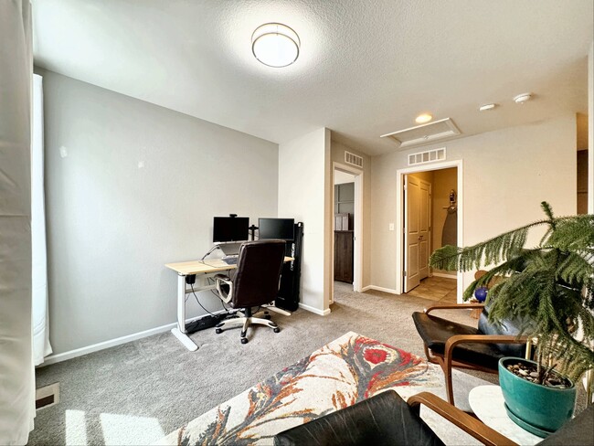 Building Photo - 1289 S Dallas Ct