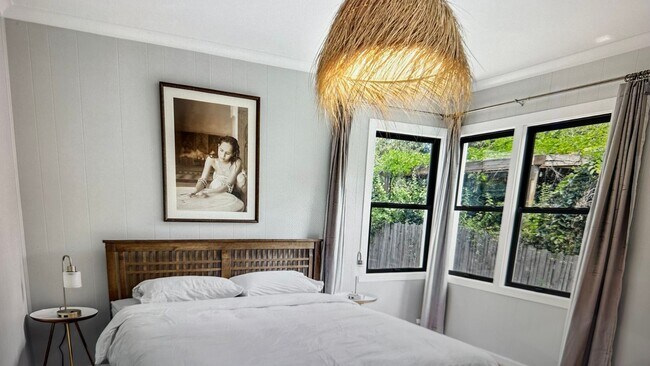 Building Photo - Stunning 3 bed/2bath remodeled home, with full ADU! Pets ok Move in Special!