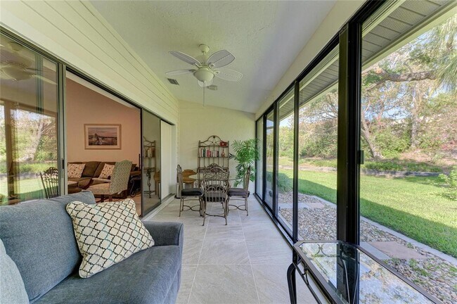 Building Photo - 3946 Wilshire Cir E