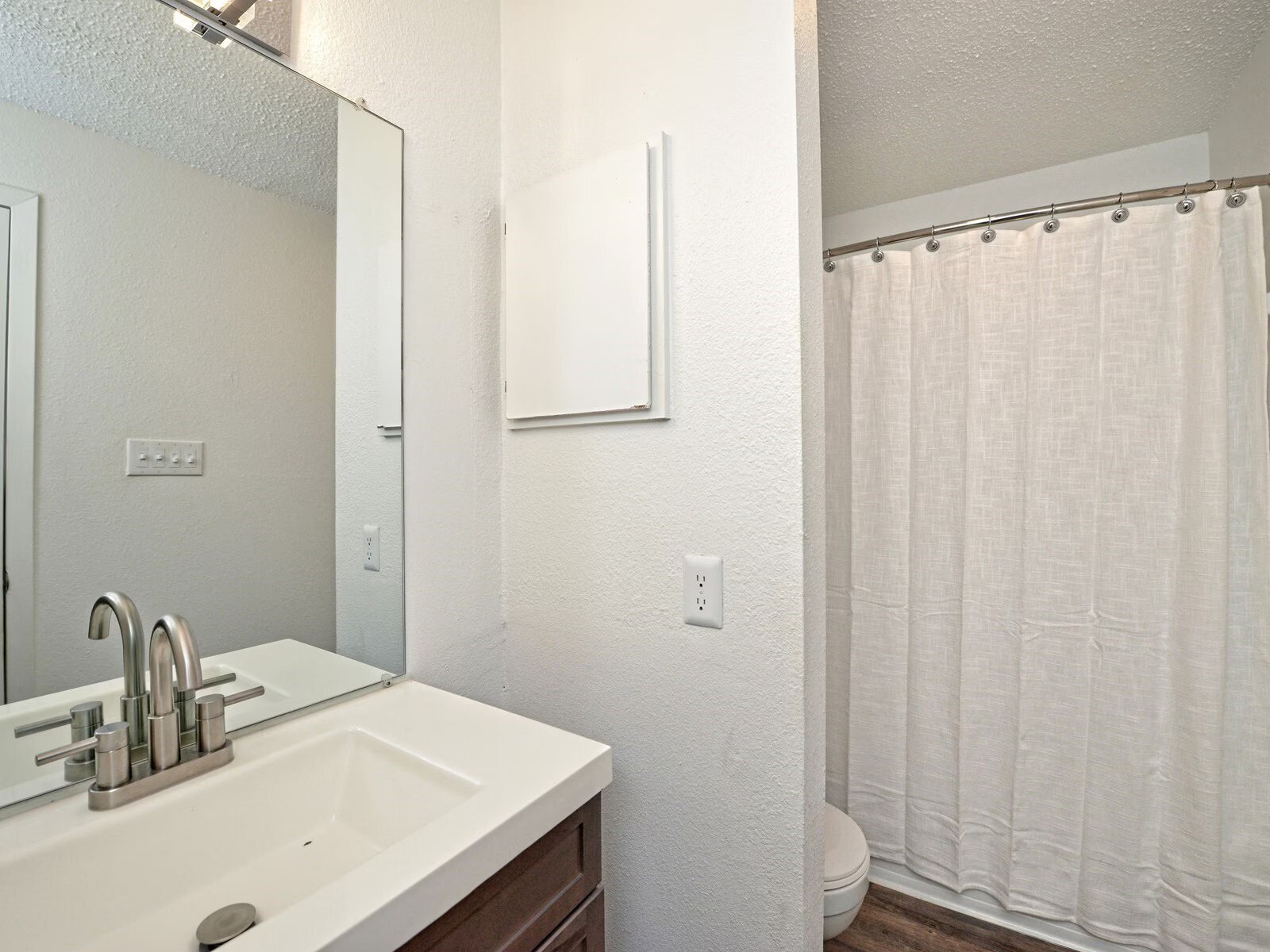 Building Photo - 3600 N Hills Dr