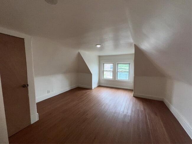 Building Photo - 304 S 1st Ave
