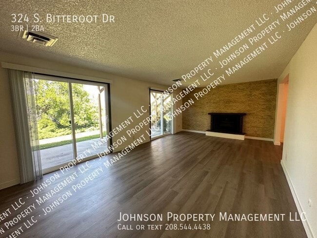 Building Photo - 324 Bitteroot Dr