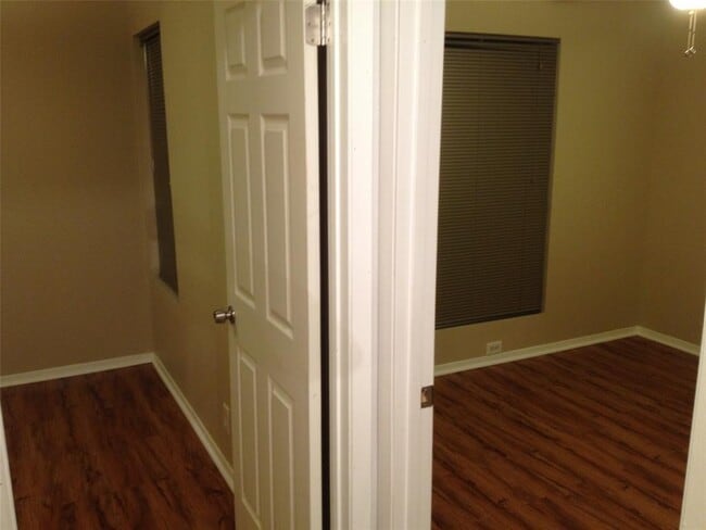 Building Photo - 403 Cypress Ln