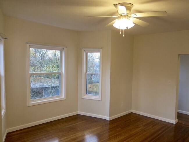 Building Photo - 218 Whitman Ave