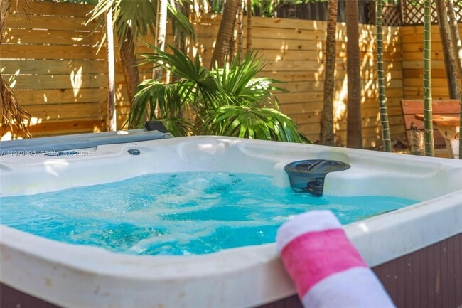 Building Photo - 751 NE 80th St