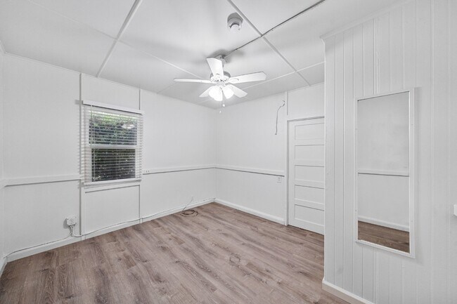 Building Photo - San Diego North Park - Two Weeks FREE  Detached Bungalow Move in Special  1 bed / 1 ba w/ Yard an...