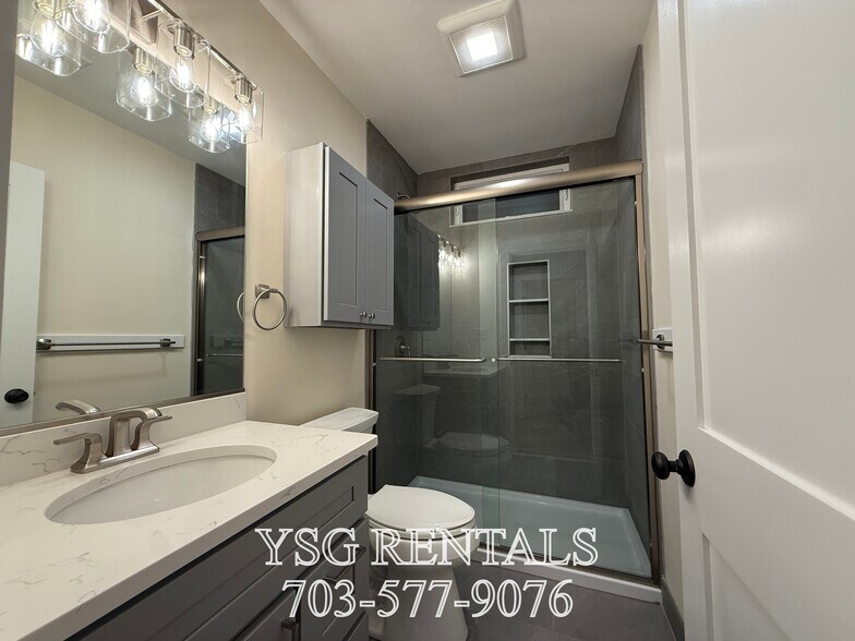 Building Photo - 14 Dorr St