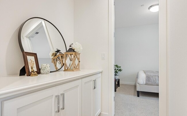 Building Photo - 1747 Linden Ln