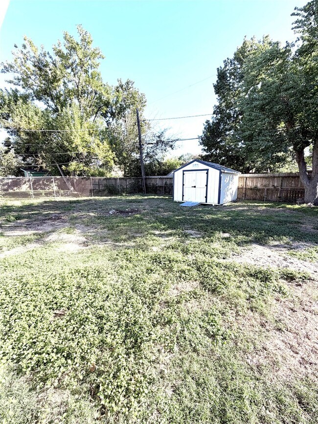 Building Photo - 4601 W 43rd St