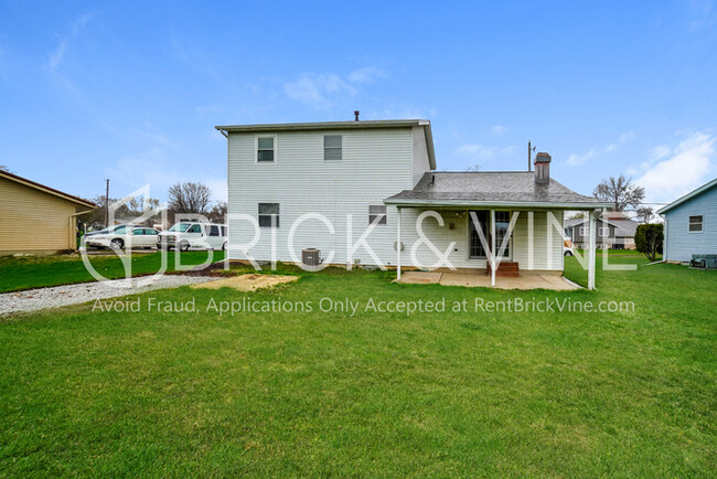 Building Photo - 463 Sherwood Downs S