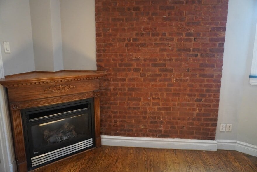 Building Photo - 722 Tenth Ave (between 49th & 50th), #4A