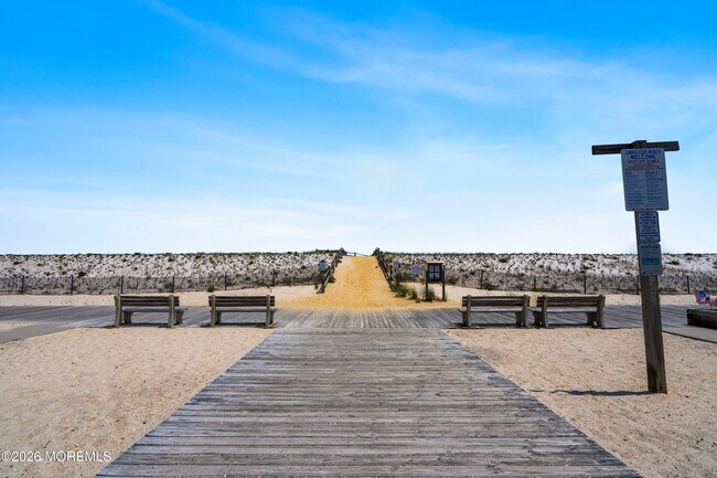 Building Photo - 21 Brown Ave