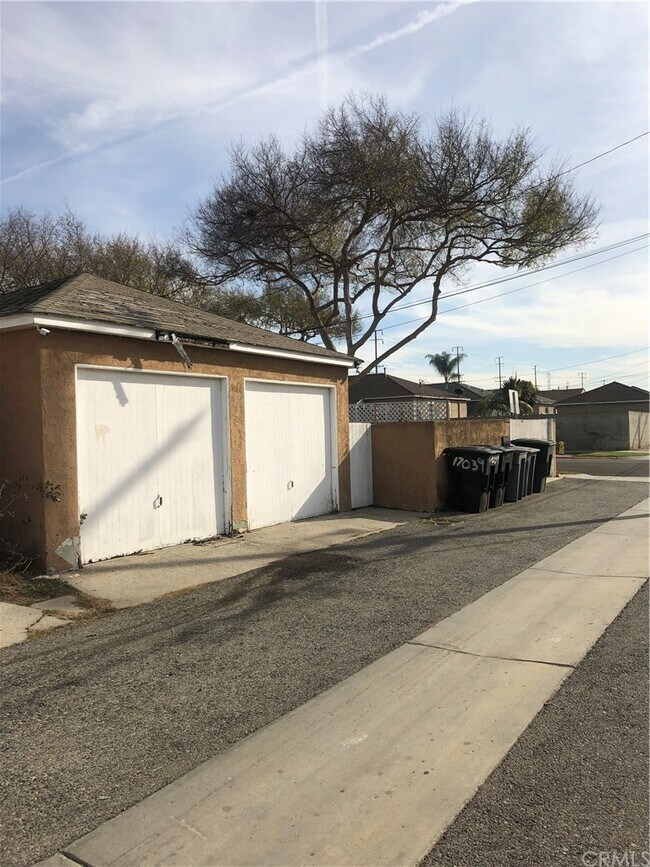 Building Photo - 17039 Crenshaw Blvd