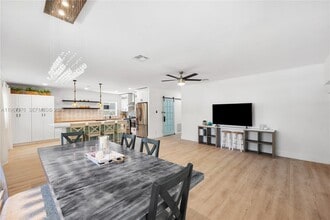 Building Photo - 1070 Tyler St