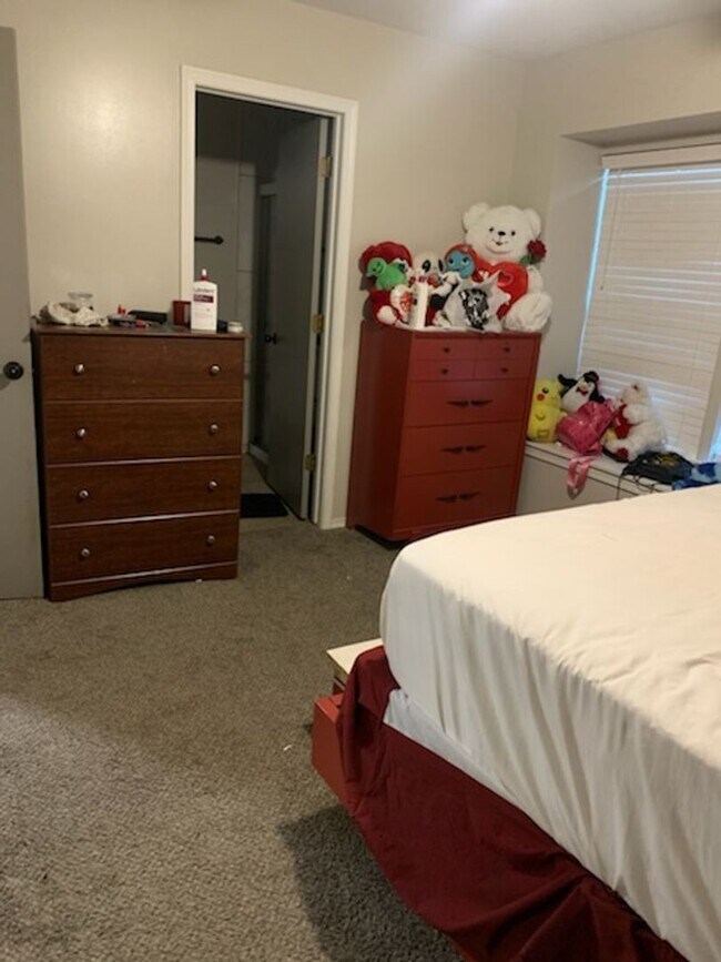 Building Photo - 2816 W 25th St N