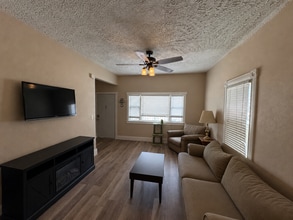 Building Photo - 4 bedroom Main Floor Unit