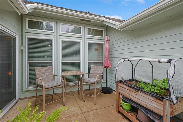 Building Photo - 8240 Woodstream Dr