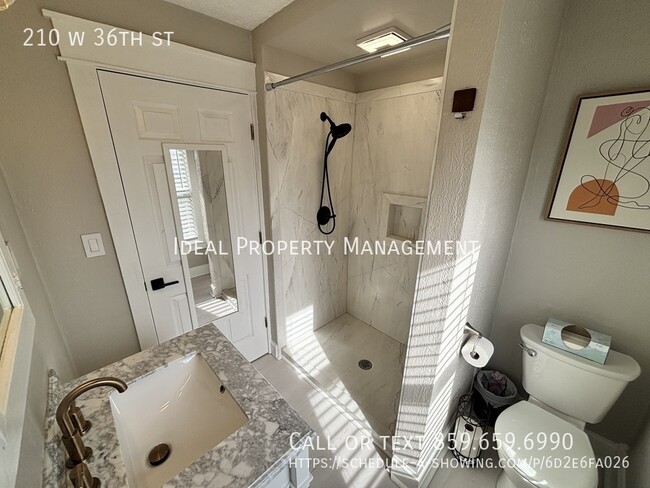 Building Photo - 210 W 36th St