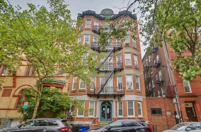 Building Photo - 106 11th St