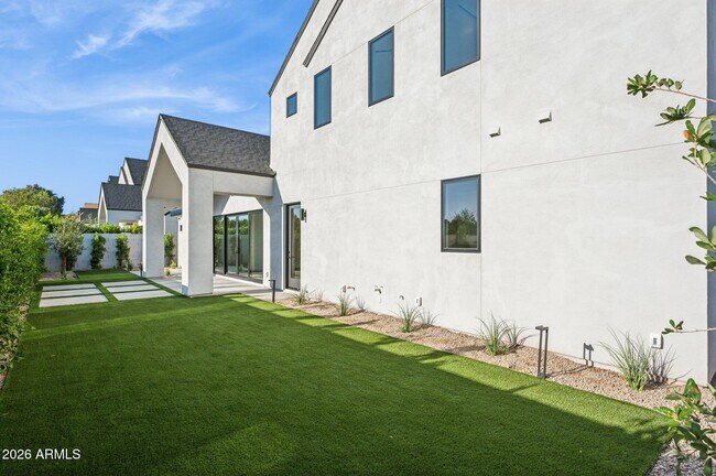 Building Photo - 6306 N 10th Dr