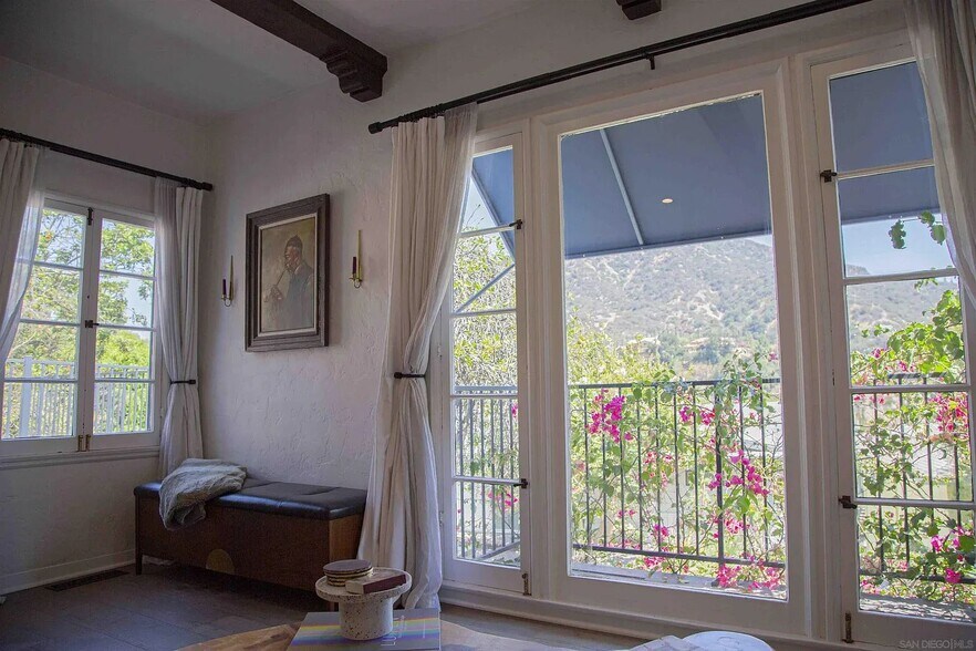 Building Photo - 2925 Graceland Way