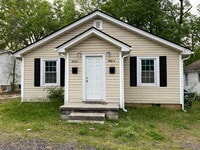 Building Photo - "Cozy 1 bed, 1 bath with Hardwood Floors – 922-A Hackett Street, Greensboro, NC!"