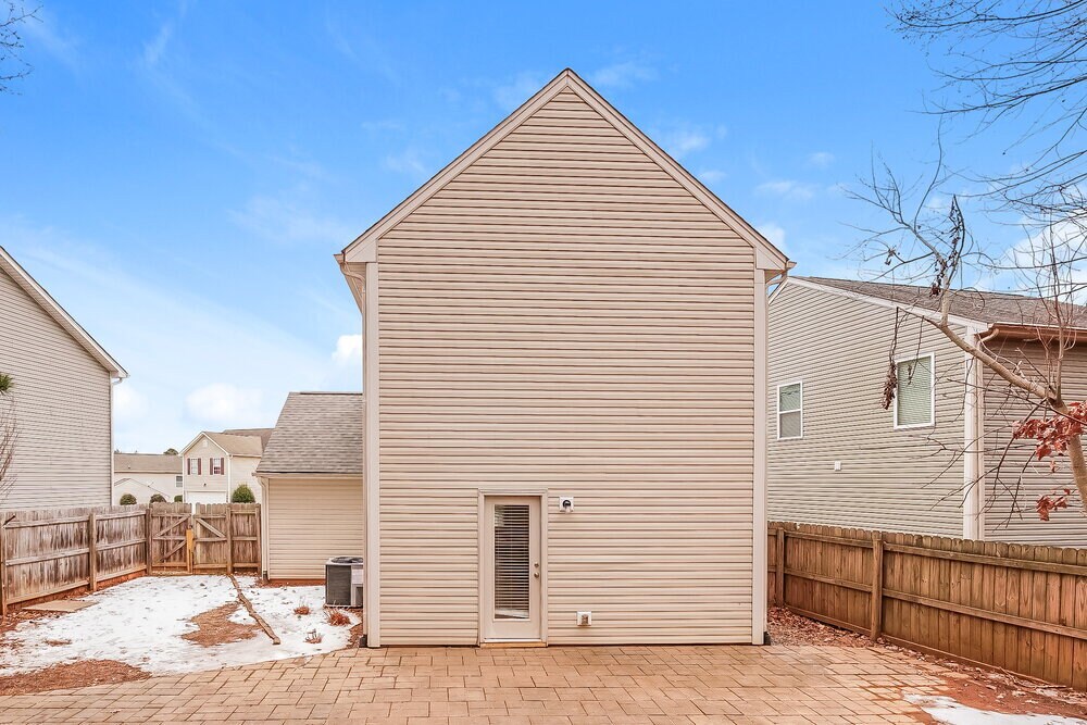 Building Photo - 4202 Broadstairs Dr SW