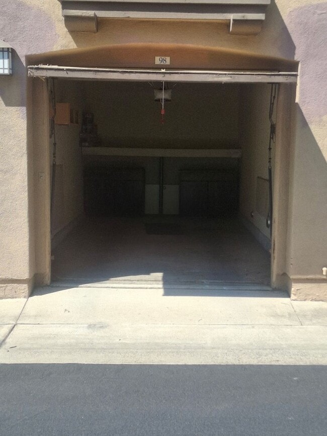 Building Photo - Upgraded 1 bed/ 1 bath Condo in East Orang...