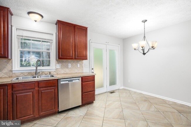 Building Photo - 7303 Sunset Ridge Ct