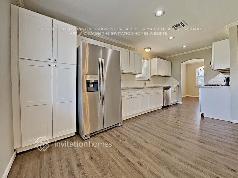 Building Photo - 2705 Coy Dr