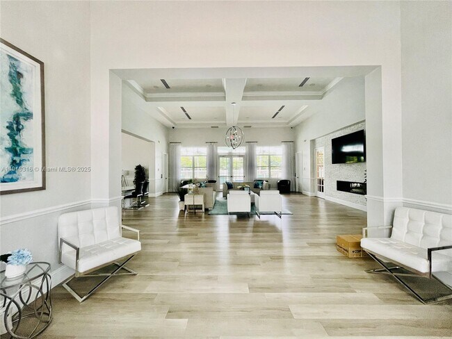 Building Photo - 3717 Sonoma Dr