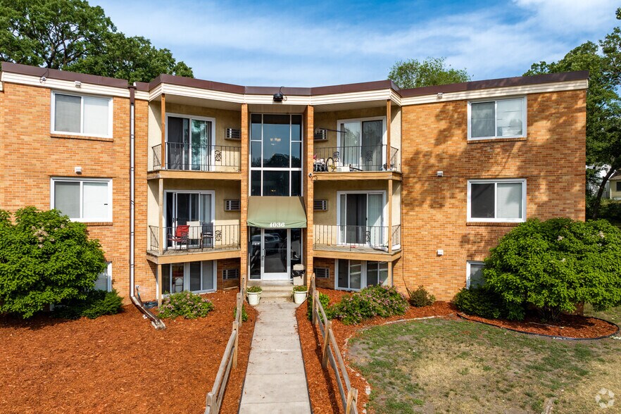 to Windsor Court Robbinsdale Wher... 3737 Hubbard Ave N