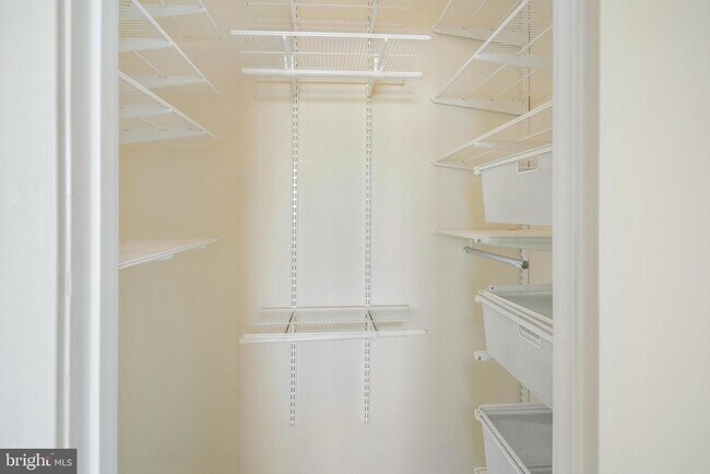 Building Photo - 5505 Seminary Rd