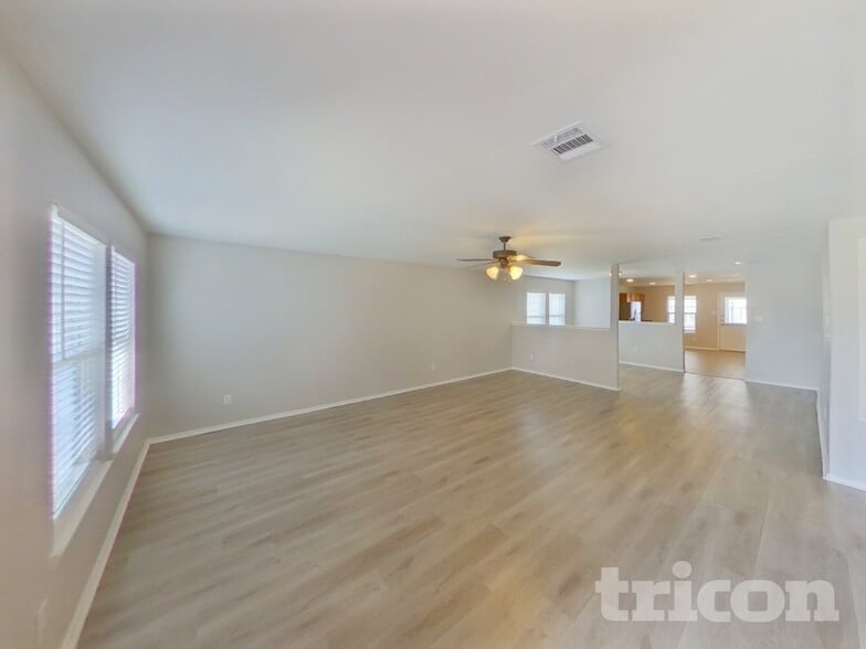 Building Photo - 534 Blue Sage