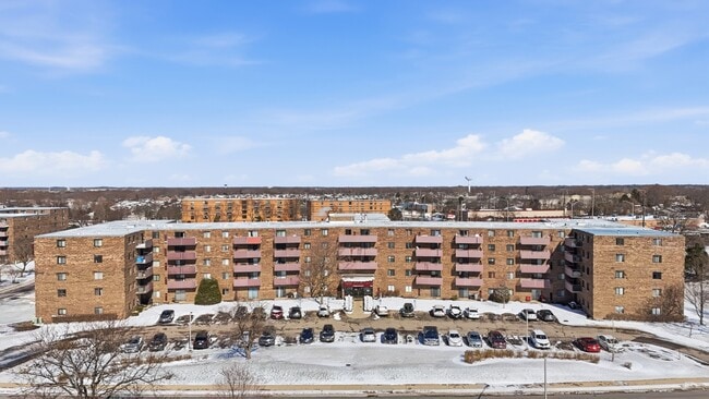 Building Photo - 1460 Fairlane Dr