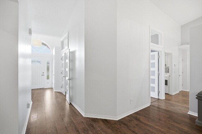 Building Photo - "Charming 3-Bedroom Home with 2 Full Baths and 2032 Sq Ft of Comfort in Palm Coast!"