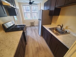 Building Photo - 415 County St