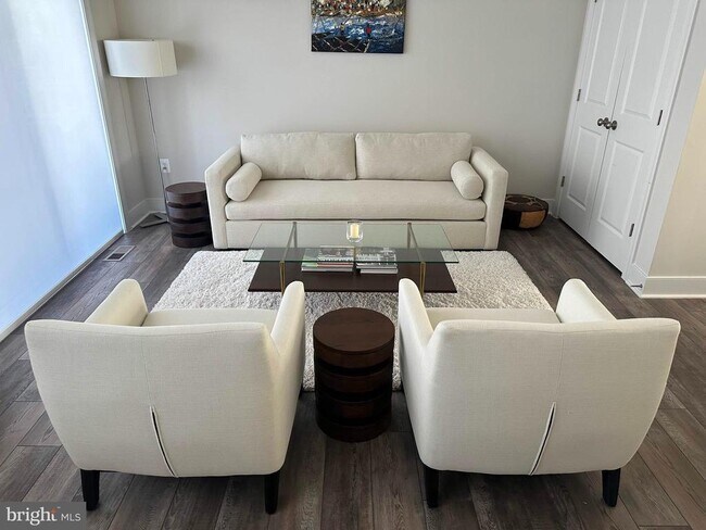 Building Photo - 139 Rubens Dr