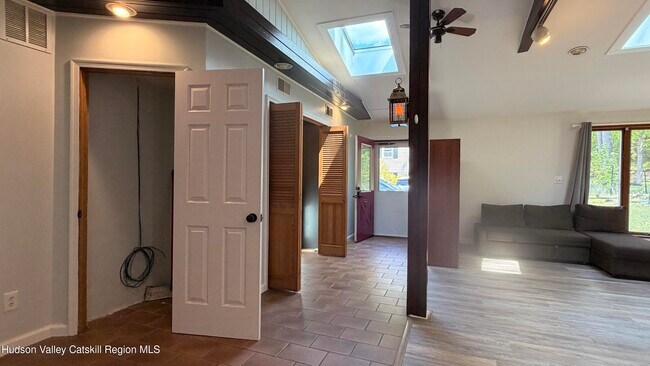 Building Photo - 629 NY-208