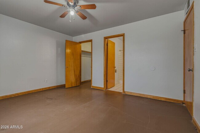 Building Photo - 3636 W Keim Dr