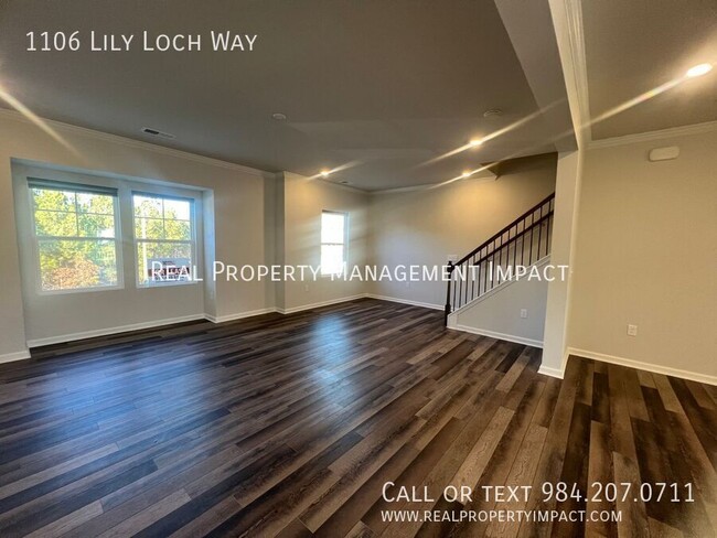 Building Photo - Spacious 4 bedroom 4 Bath Modern Townhome ...