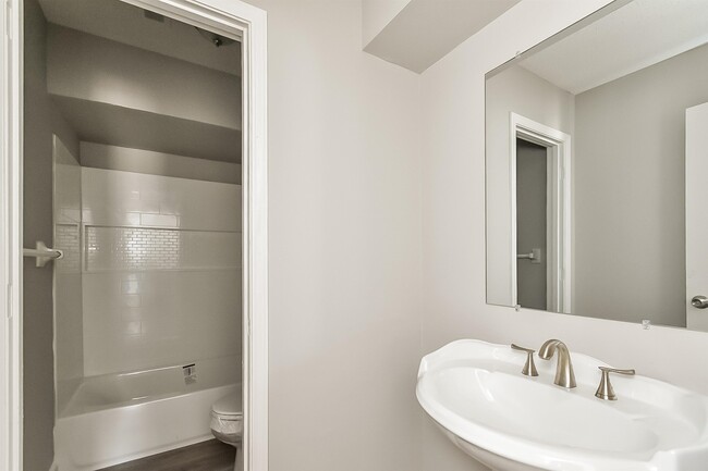Building Photo - 4109 Kingscrest Cove
