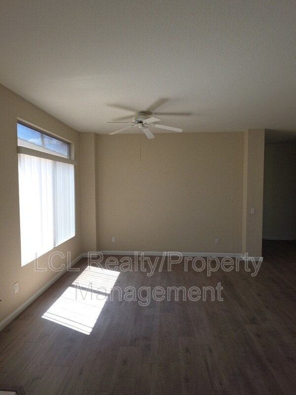 Building Photo - 26745 Summer Sunshine Dr