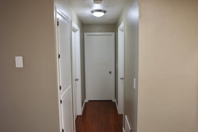 Building Photo - 1432 Kimtah Ct NE