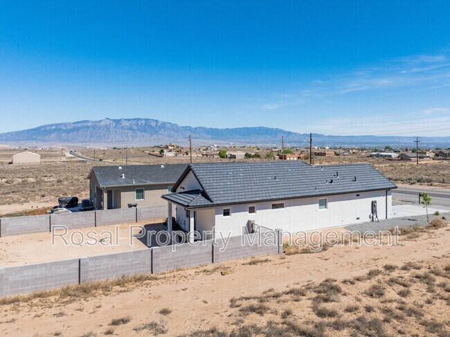 Building Photo - 933 Northern Blvd NE