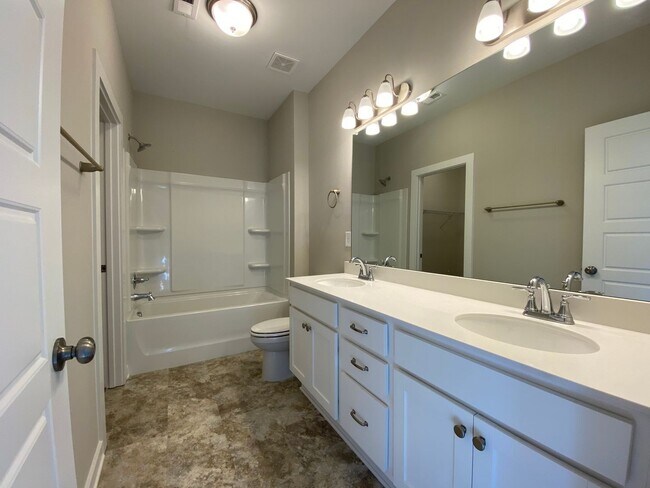 Building Photo - Home for Rent in Pinson, AL!!! Available to View!